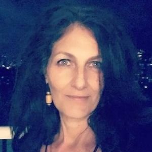 Meet your Posher, Ilana